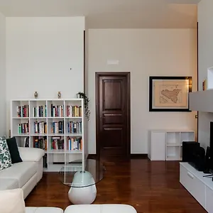 https://agatea-a-due-passi-dal-duomo-by-wonderful-italy.taorminaitalyhotels.com