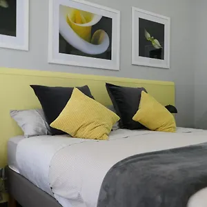 https://casa-consoli.taorminaitalyhotels.com