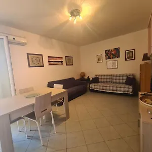 https://intero-appartamento-a-pochi-passi-dal-mare.hotelsalgherosardinia.com